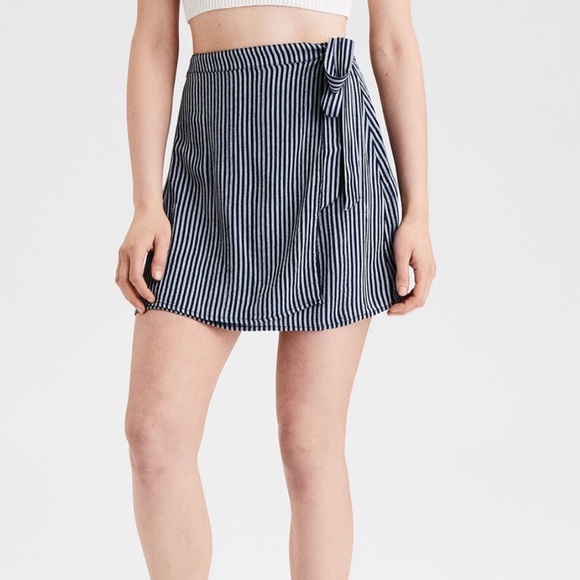 American Eagle Outfitters Dresses & Skirts - American Eagle High Waisted Tie Wrap Mini Skirt